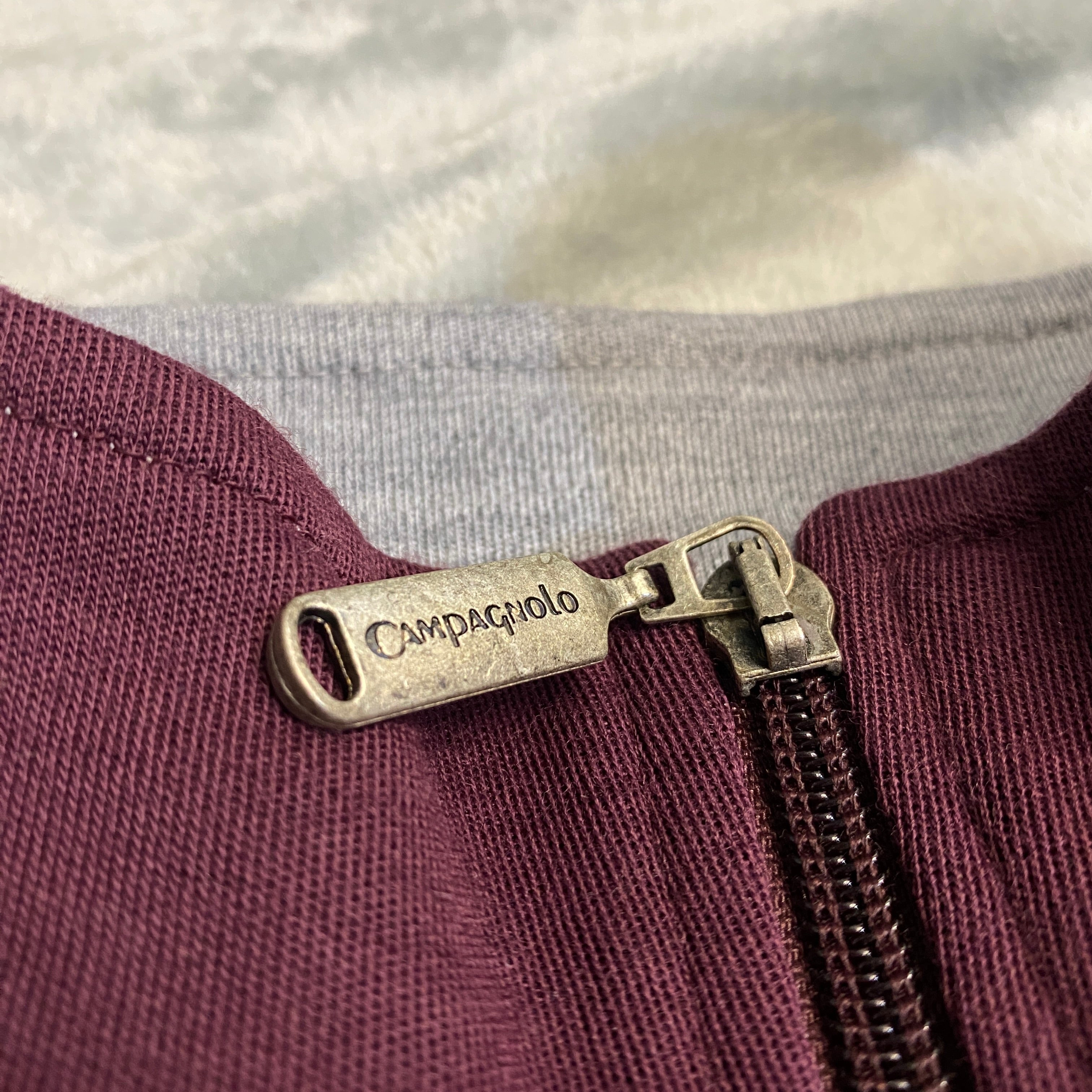 CHAQUETA CAMPAGNOLO VINO Y GRIS