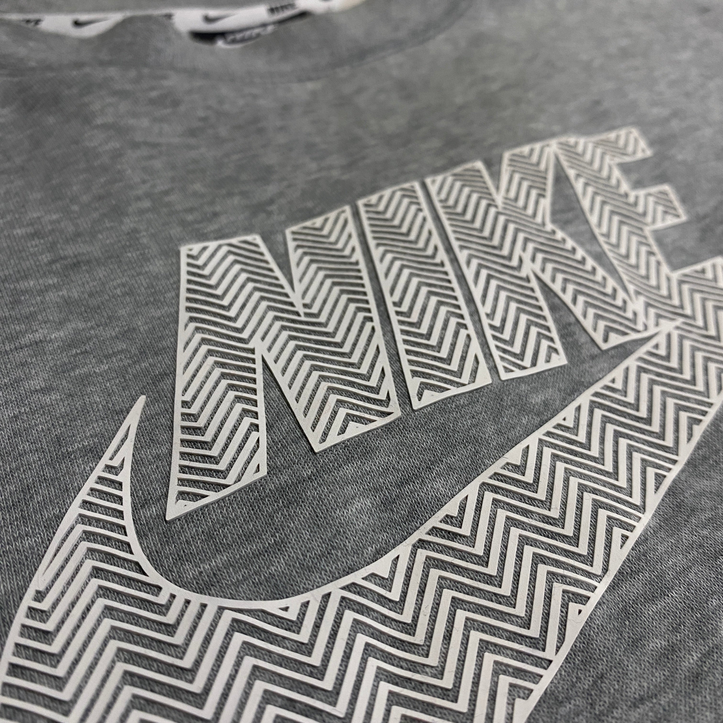 SUDADERA NIKE GRIS CLARO CON PANEL BLANCO