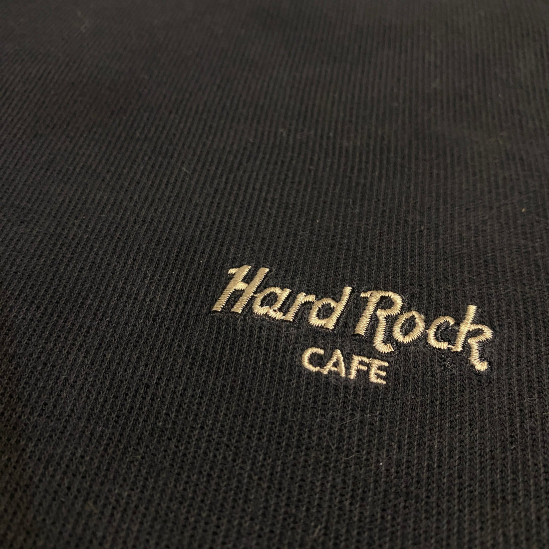 SUDADERA HARD ROCK NEGRO CON RAYAS