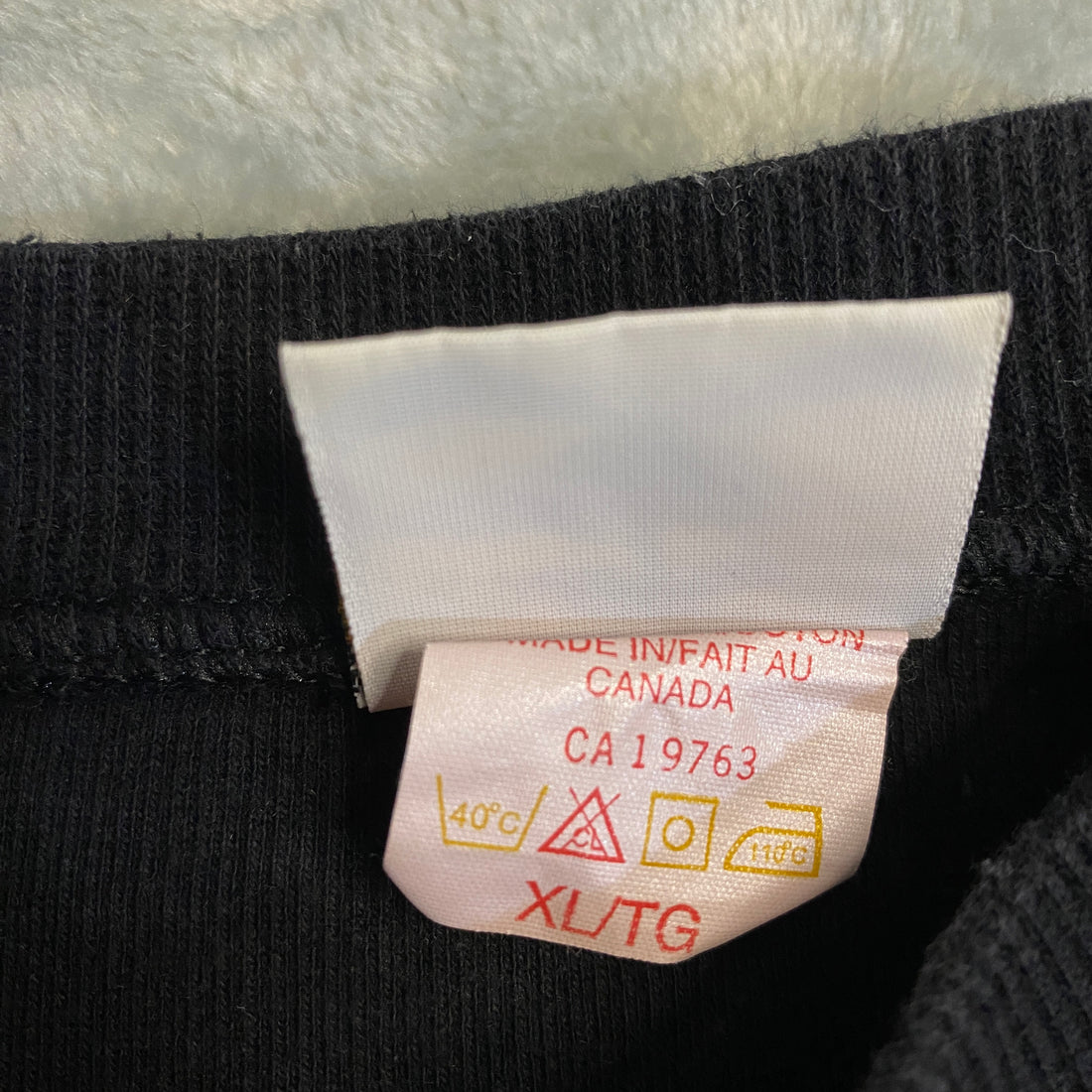 SUDADERA HARD ROCK NEGRO CON RAYAS