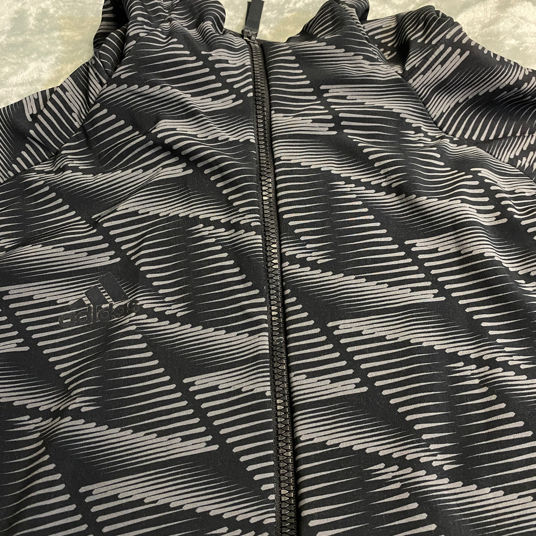 CHAQUETA ADIDAS NEGRO/GRIS OSCURO TALLA S