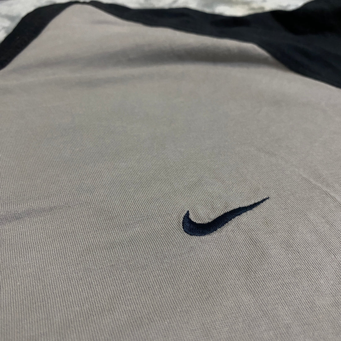 CAMISETA NIKE GRIS TALLA L