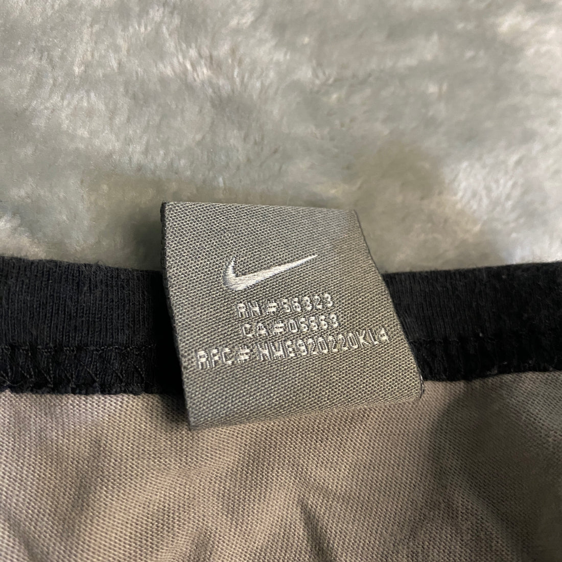 CAMISETA NIKE GRIS TALLA L