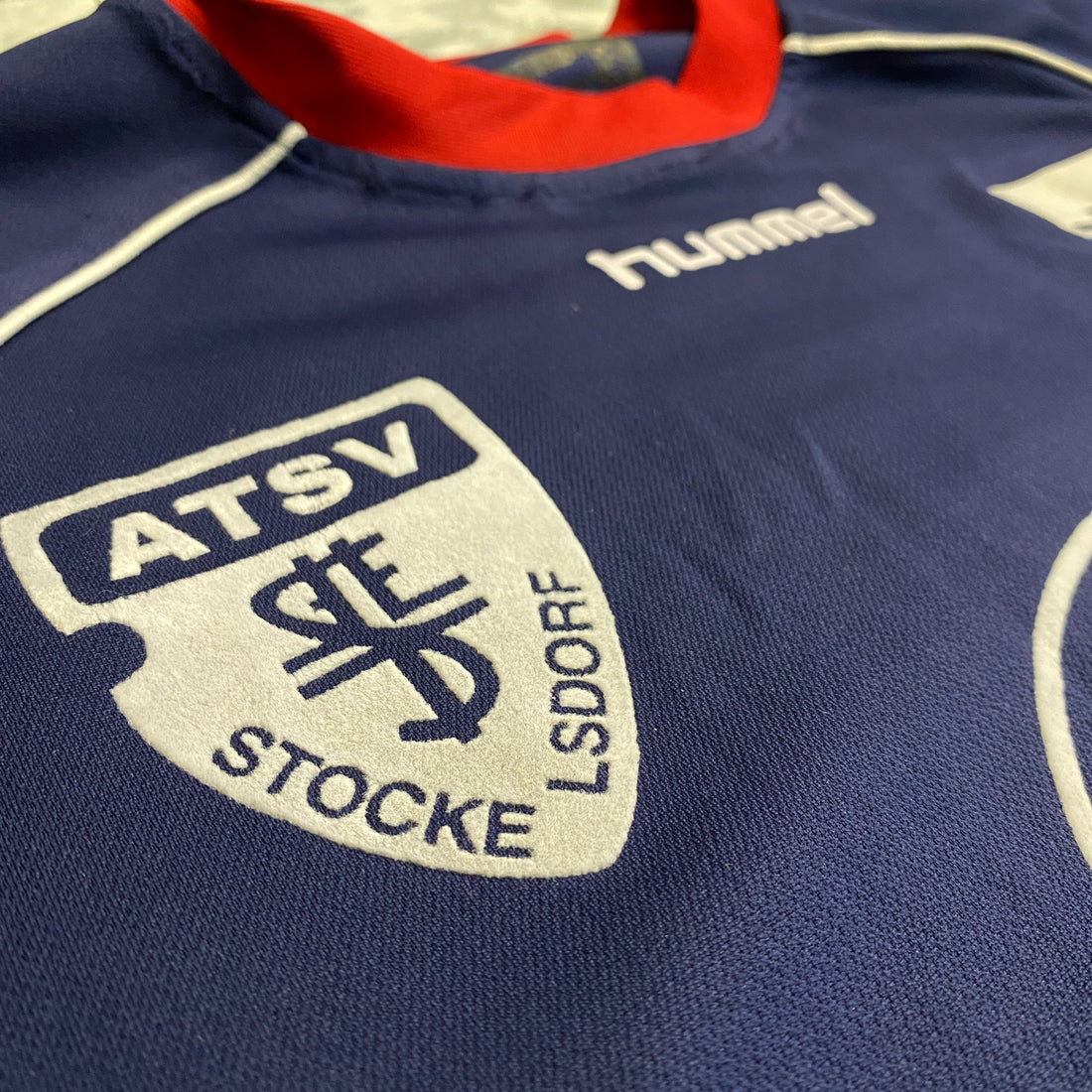 CAMISETA HUMMEL ATSV STOCKE LSDORF 7 AZUL MARINO TALLA XL