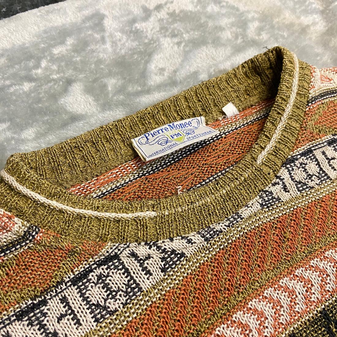 JERSEY PIERRE MONEE INTERNATIONAL ÉTNICO TRIBAL VERDE OLIVA TALLA L