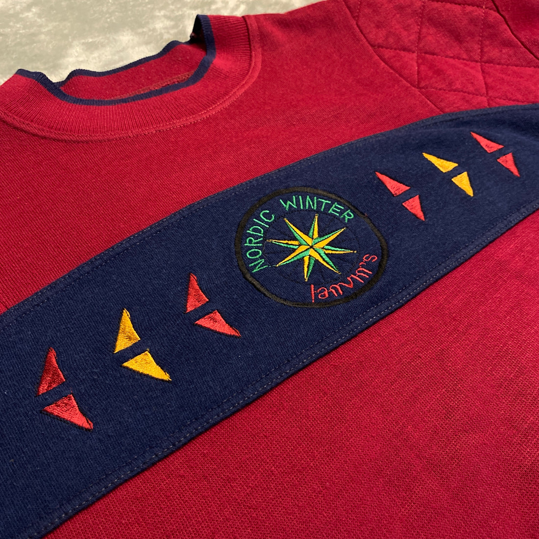 SUDADERA NORDIC WINTER IONVIMS CREW BURDEOS TALLA L