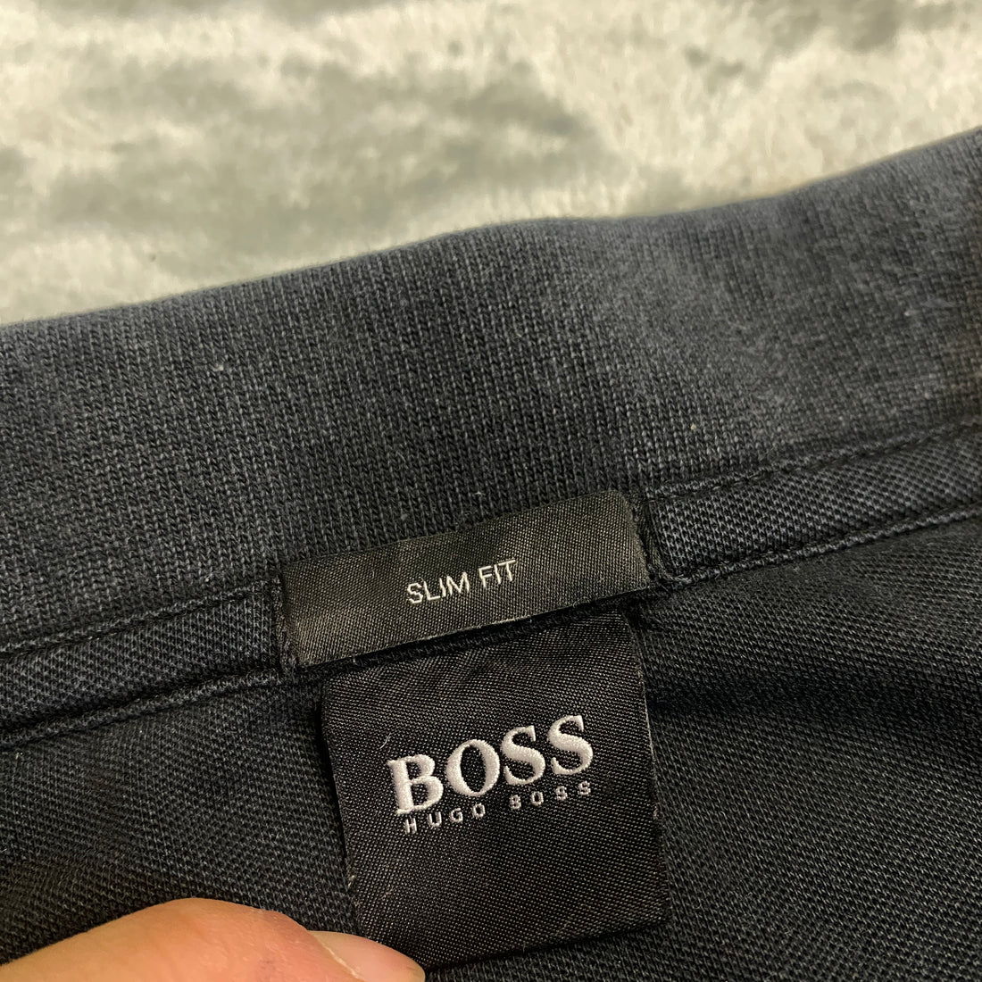 POLO BOSS NEGRO CON RAYAS TALLA L
