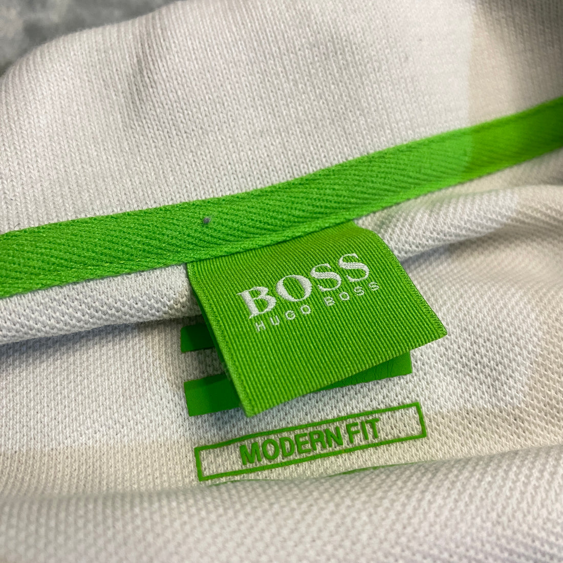 POLO HUGO BOSS BLANCO CON VERDE TALLA XXL