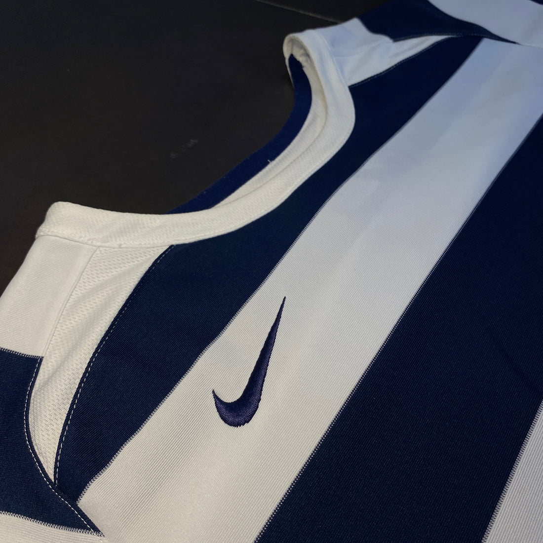 Camiseta Nike "Just Do It - Monogram Swoosh"
