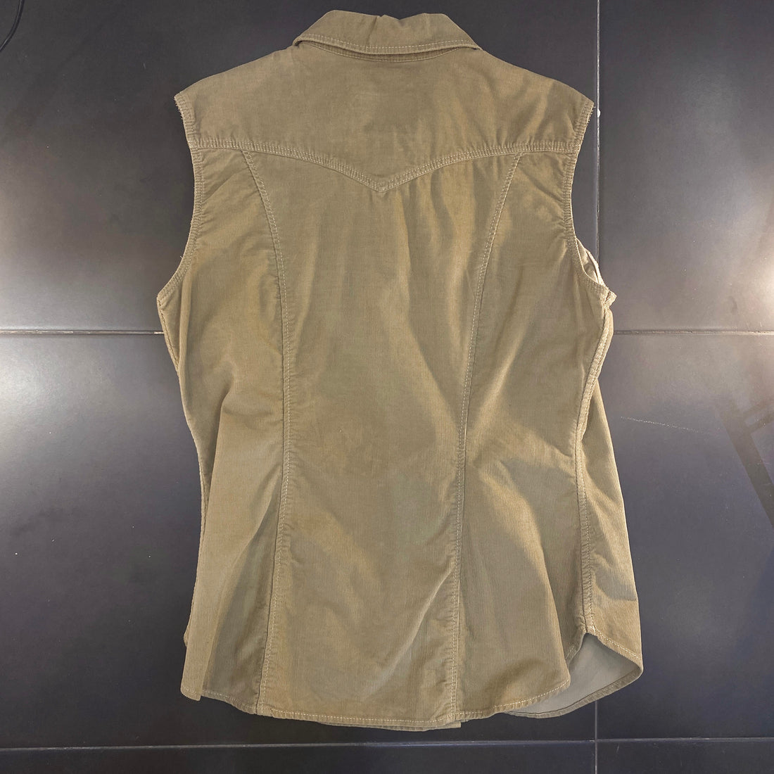Camisa Levi's Vintage Sin Mangas Pana Verde Caqui