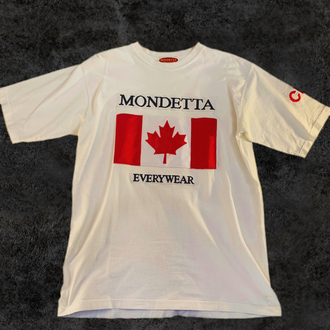 Camiseta Vintage Mondetta "Canada Everywear" Blanca