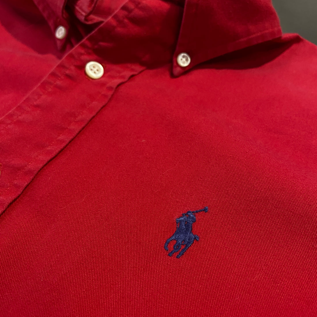 Camisa Ralph Lauren roja - detalle poni