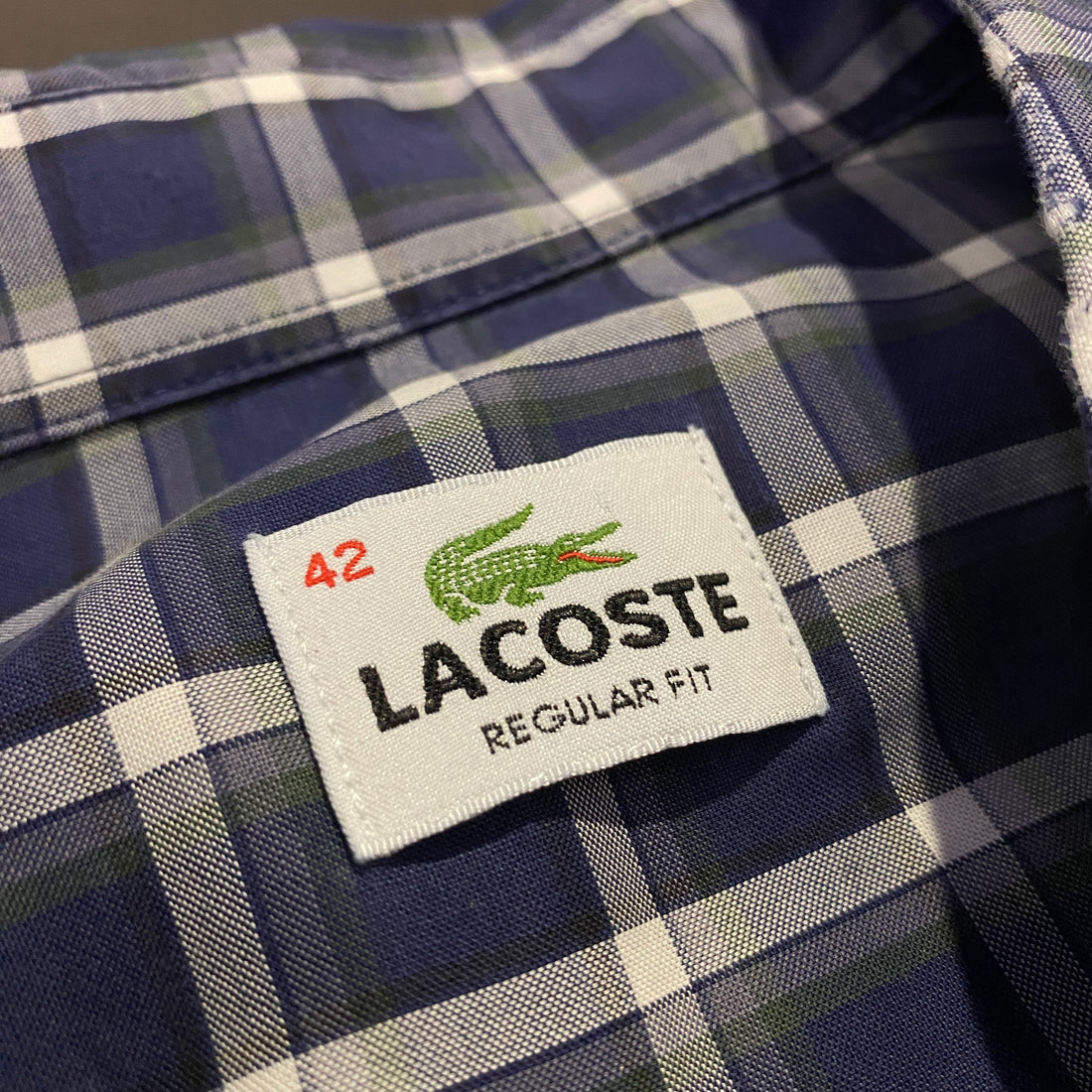 Camisa Lacoste cuadros azul marino - etiqueta