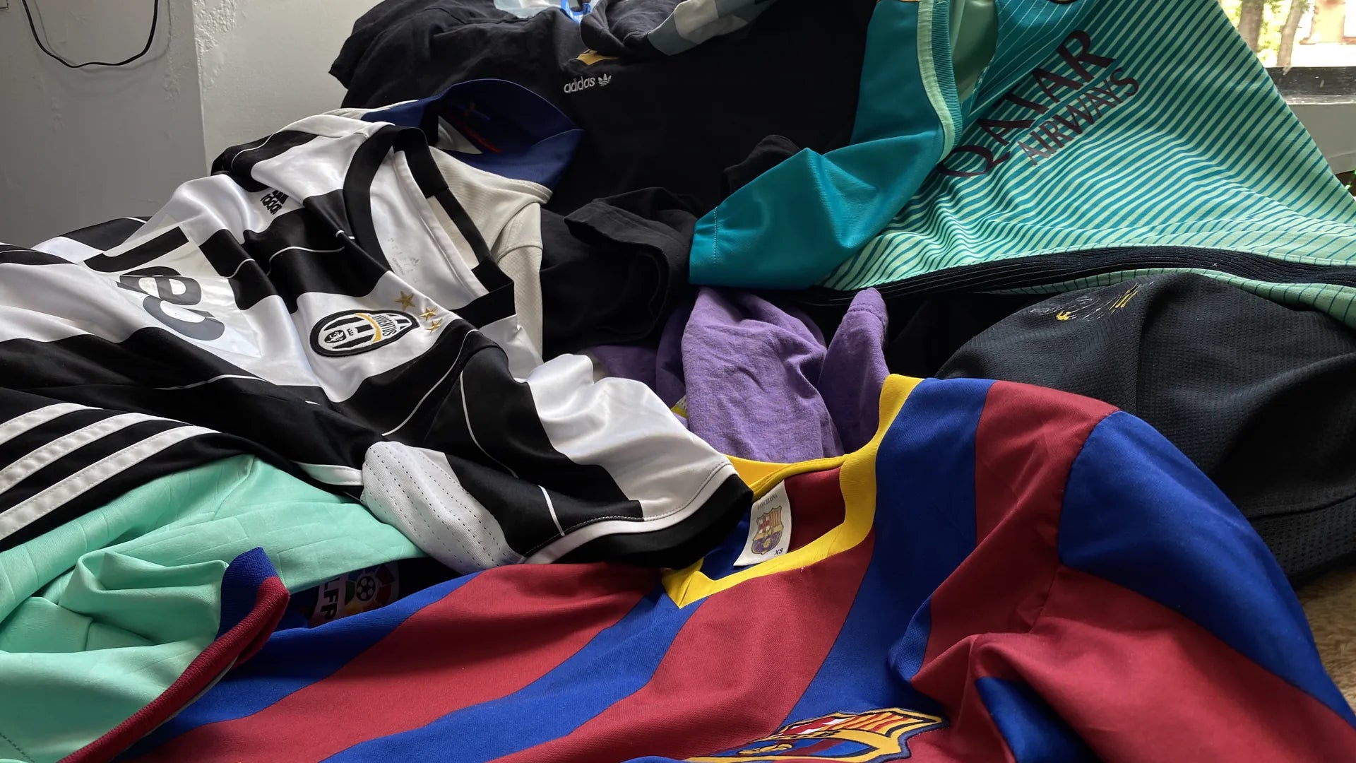 Camisetas de fútbol retro del último drop de ERA90